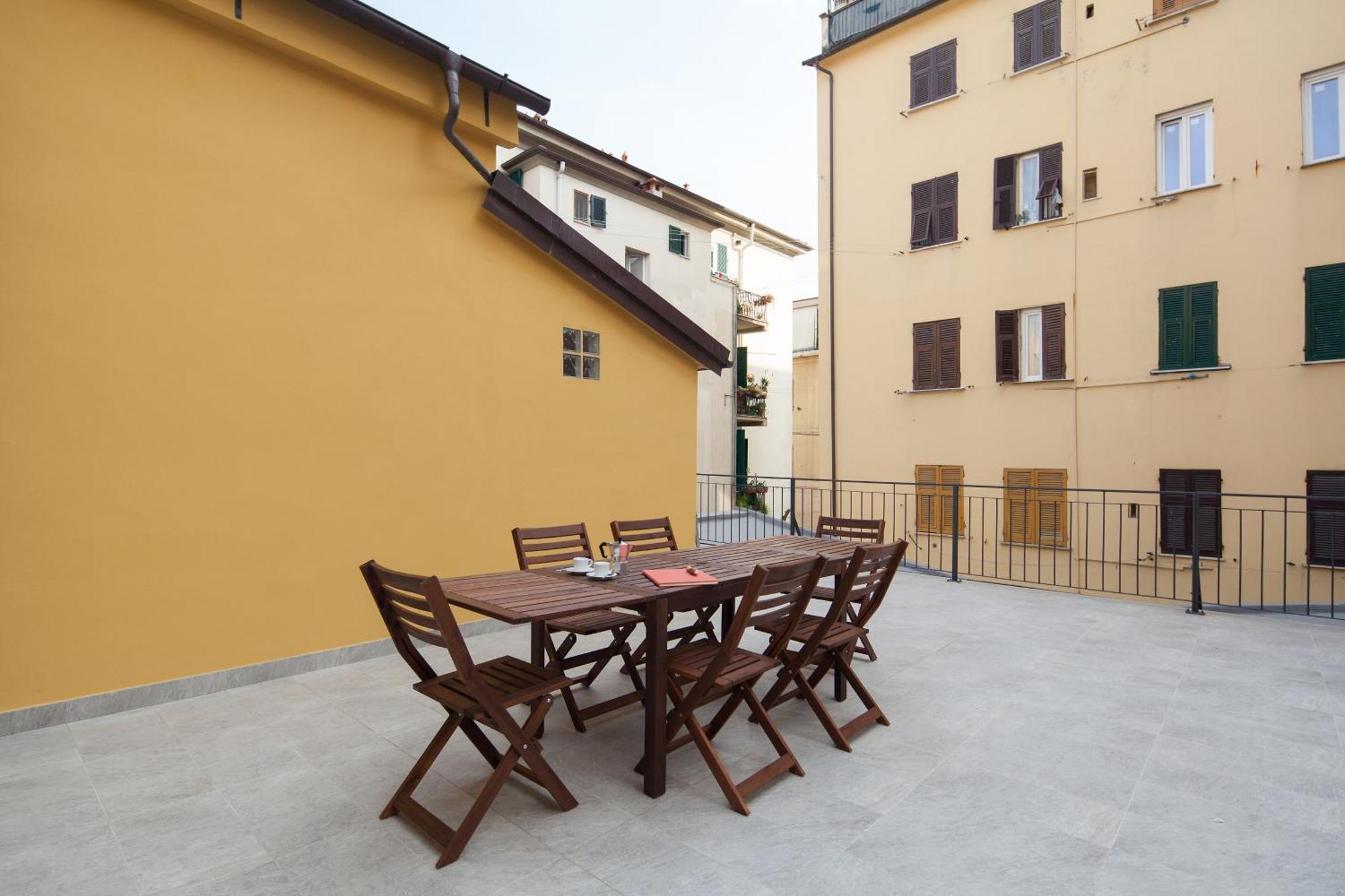 Cv5 - La Spezia City Center - Wide Modern Apartment Walking Distance To The Station To Cinque Terre - Big Terrace On The Roofs מראה חיצוני תמונה
