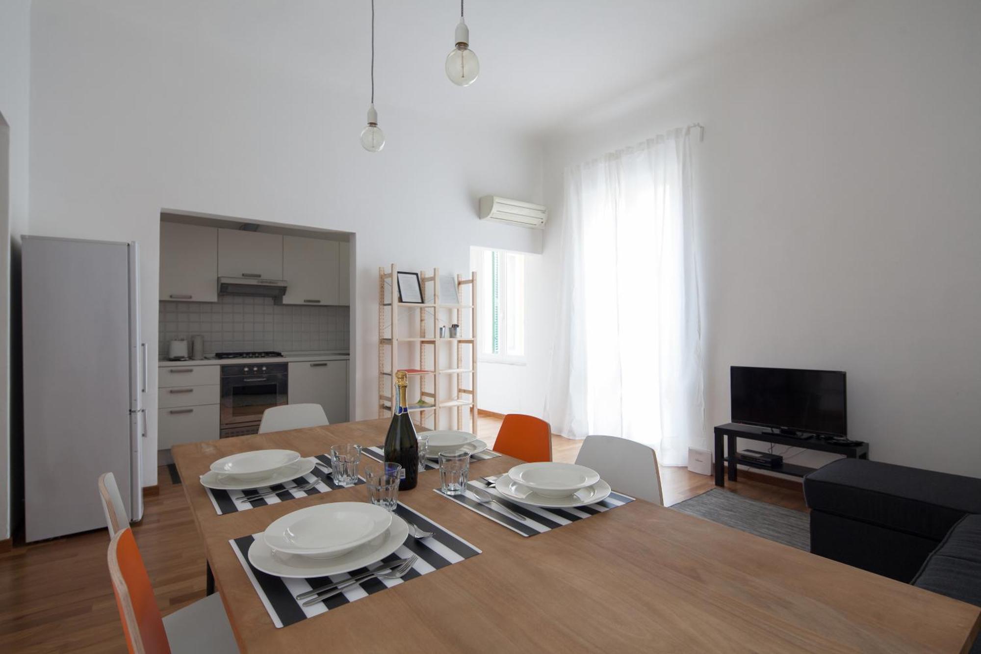 Cv5 - La Spezia City Center - Wide Modern Apartment Walking Distance To The Station To Cinque Terre - Big Terrace On The Roofs מראה חיצוני תמונה
